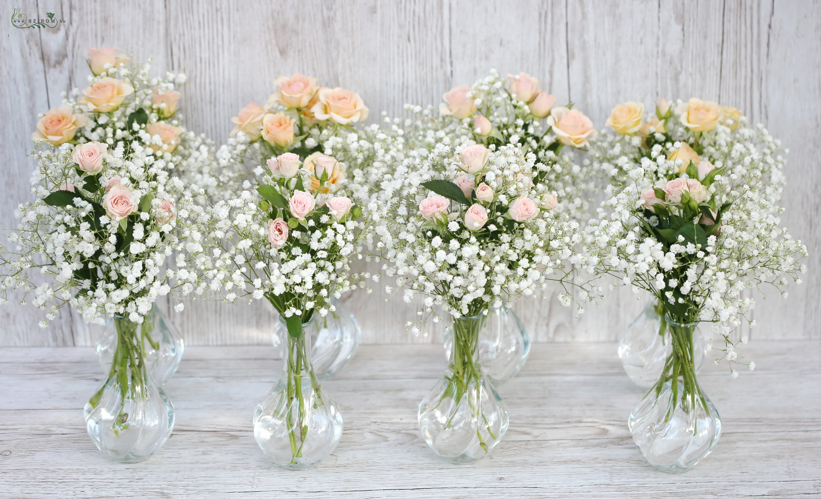 Esküvői asztaldísz kis vázában 1 db (rezgő, bokros rózsa, barack, fehér)