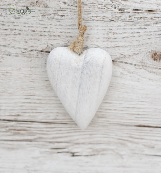 flower delivery Budapest - Hanging wooden heart (9.5cm)