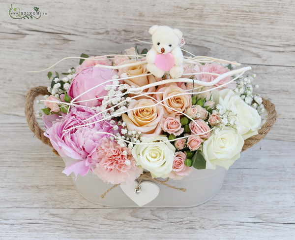 flower delivery Budapest - Metallic pot with heart and teddy, with pastel rainbow flowers (17 stems)