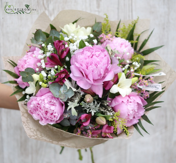 flower delivery Budapest - Romantic bouquet Romantic bouquet of peonies (16 stems)