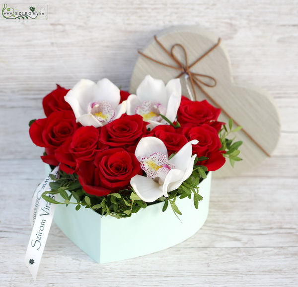flower delivery Budapest - Heart box with red rose and orchid (12 stems)