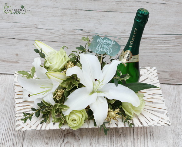 flower delivery Budapest - New years flower bowl with champagne