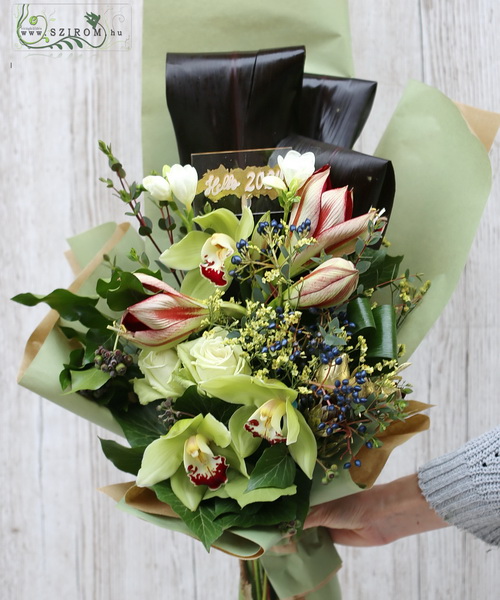 flower delivery Budapest - New year's bouuet with amaryllis, roses, orchids 