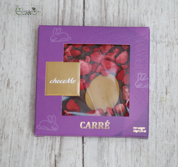 flower delivery Budapest - chocoMe 41% milk chocolate, strawberry golden egg 50g