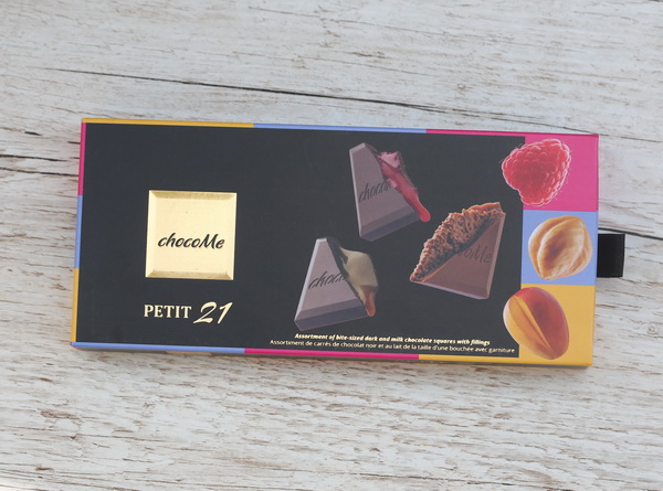 flower delivery Budapest - chocoMe Petit 21 selection, raspberry, caffe and nut, mango, 115g