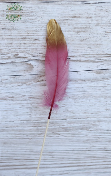 flower delivery Budapest - Pink/gold bird feather on stick