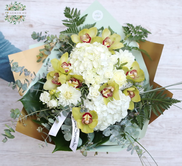 flower delivery Budapest - Round bouquet with green orchids, roses, hydrangeas (20 stems)