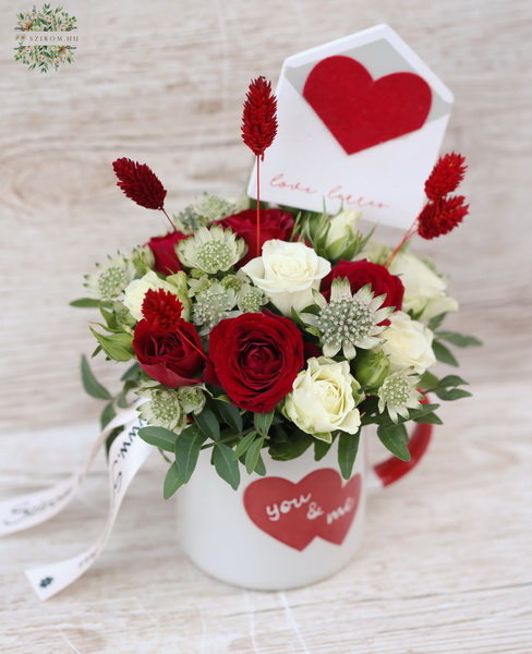 flower delivery Budapest - Small miniroses cup with loveletter