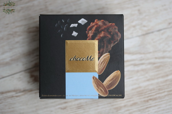 flower delivery Budapest - ChocoMe 100g Griffé Almonds with salt, sesame seeds, milk chocolate