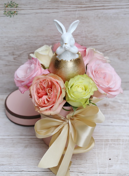 flower delivery Budapest - Bunny box with pastel roses (7 stems)