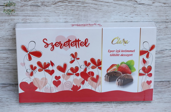 flower delivery Budapest - With Love strawberry milk chocolate Clara 125g