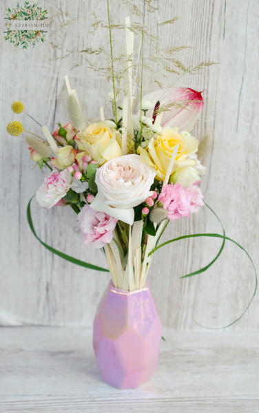 flower delivery Budapest - Iridescent pink ceramic vase with a modern airy bouquet between sticks (19 strands)