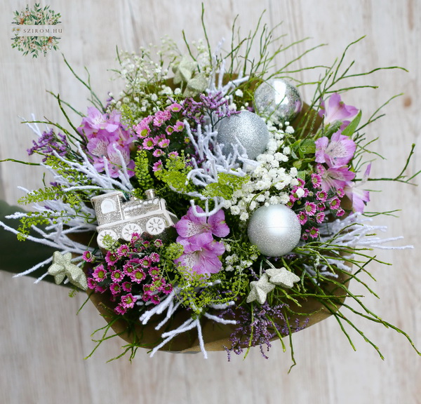 flower delivery Budapest - Winter bouquet with small flowers