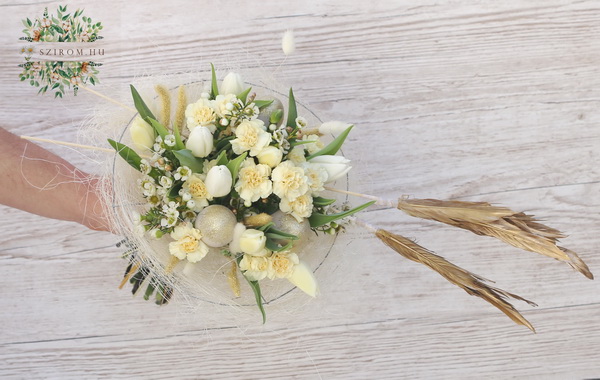 flower delivery Budapest - Creme spring bouquet