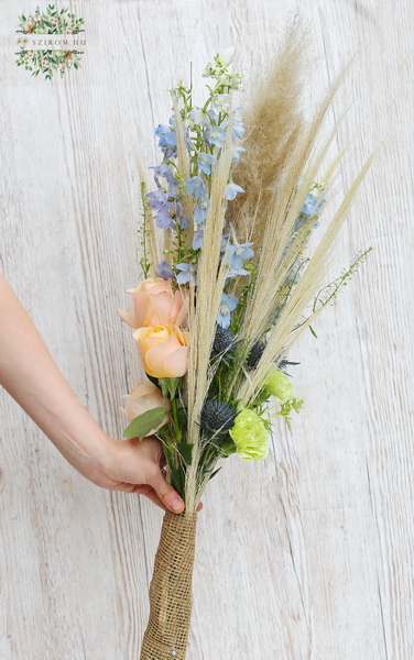 flower delivery Budapest - Scepter bouquet with roses, delphiniums, pampas grass, eryngium (12 stems)