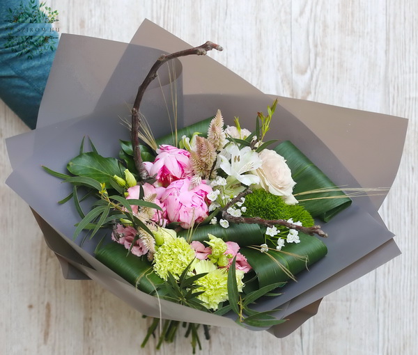 flower delivery Budapest - Woody, natural peony mixed bouquet (14 stems)