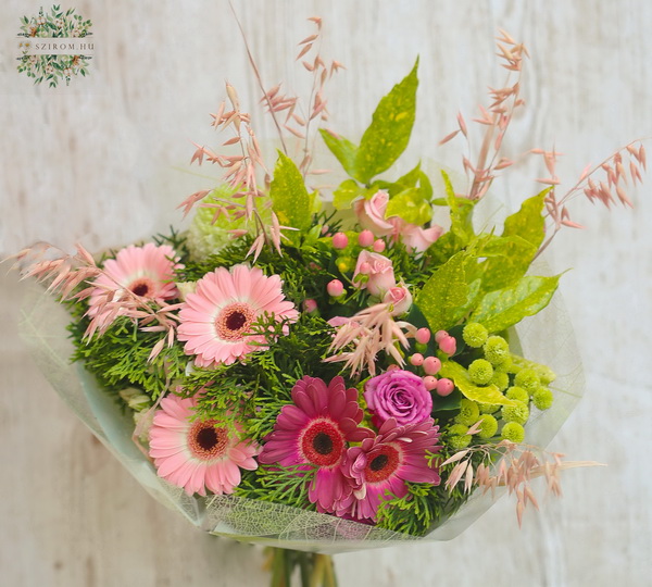 flower delivery Budapest - Round bouquet with gerberas, mini roses, chrysies, pink grasses (15 stems)
