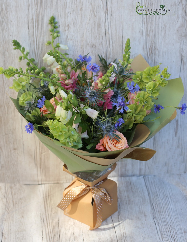 flower delivery Budapest - Bouquet with wild flowers (28 stems)