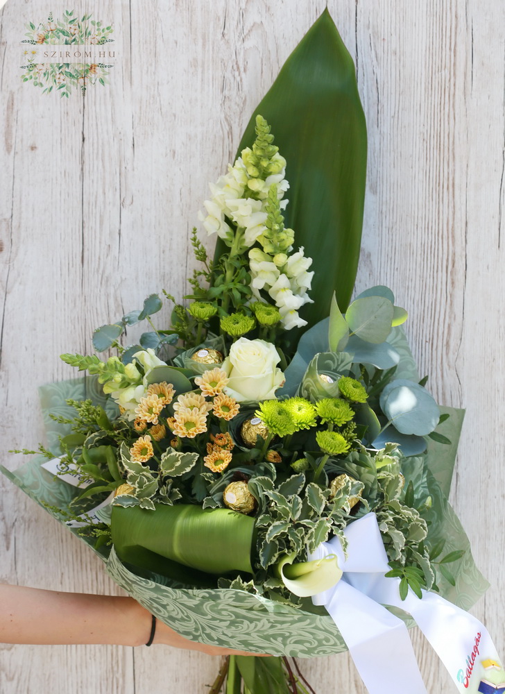 flower delivery Budapest - Graduation bouquet with bonbons