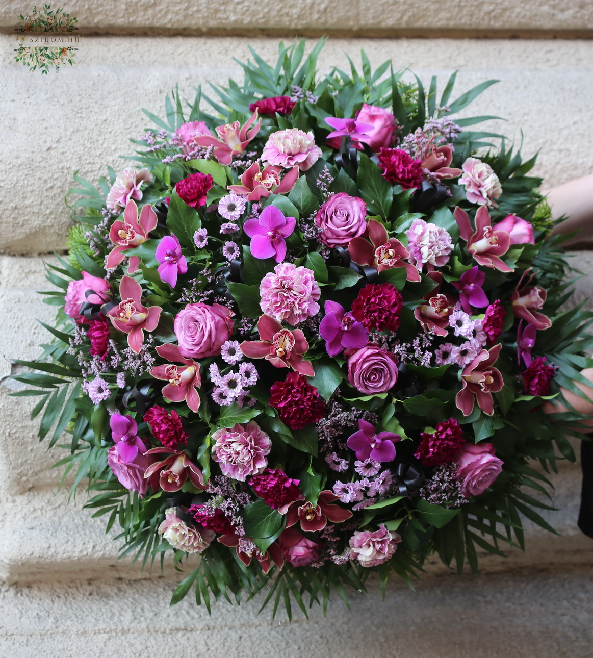 Blumenlieferung nach Budapest - Kranz mit rosa-lila Blüten 80cm