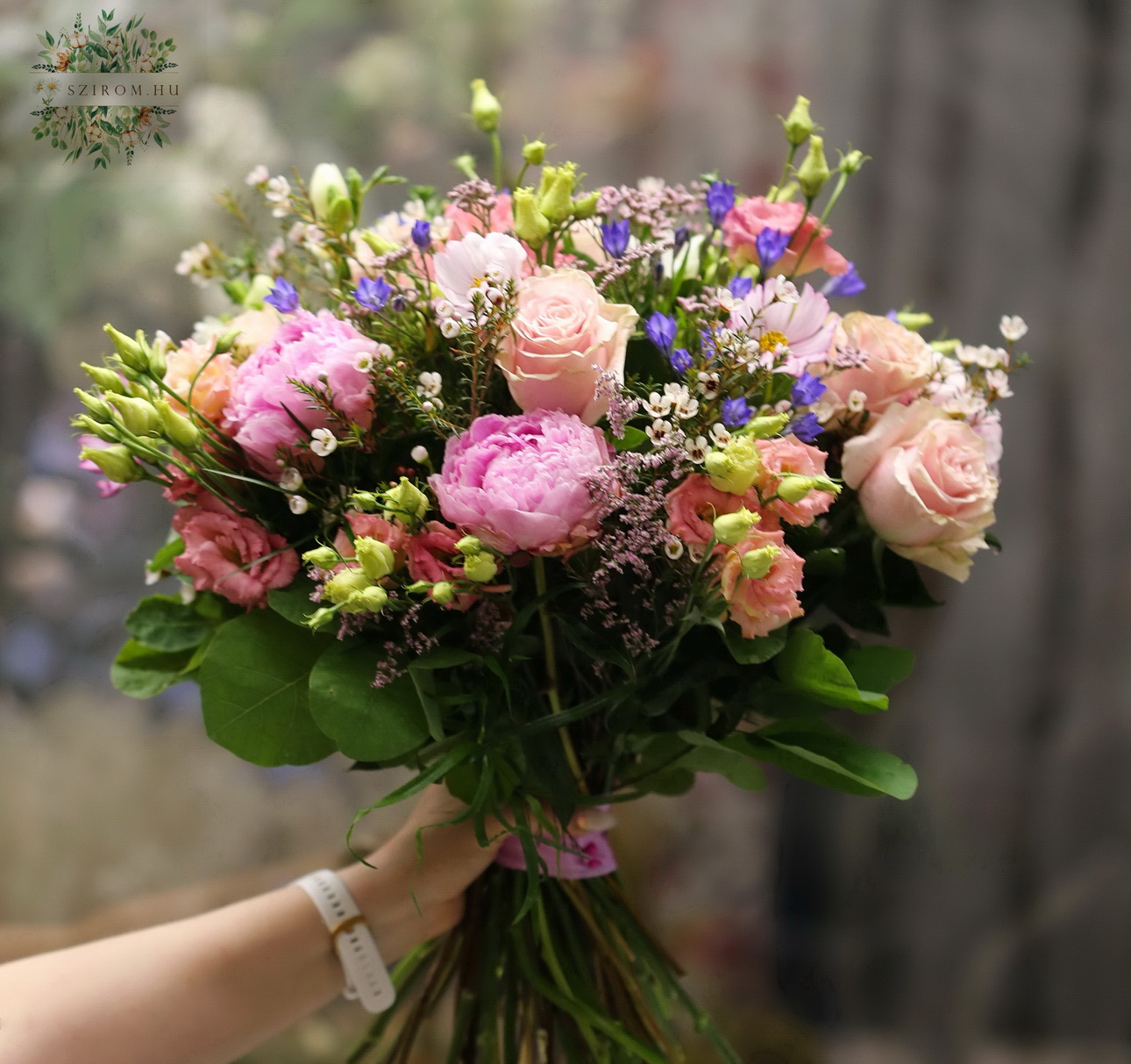 flower delivery Budapest - Big pastel pink bouquet with wild flowers (45 stems)