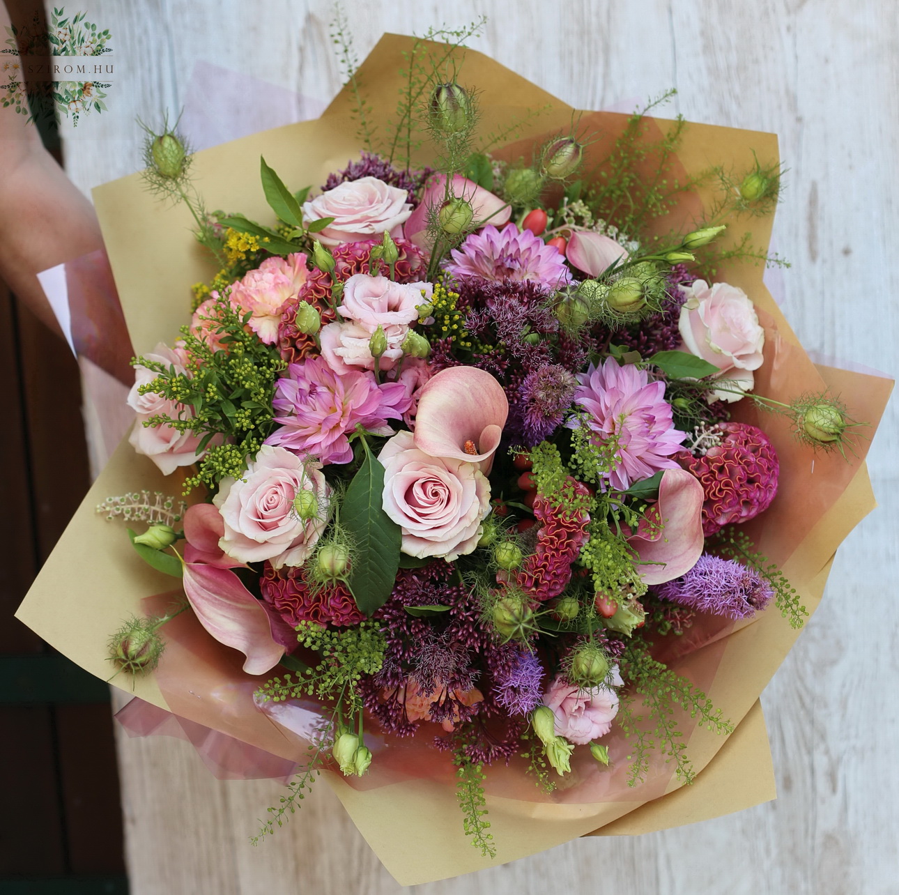 Blumenlieferung nach Budapest - Luxusstrauß mit exklusiven Blumen (47 Stiele)