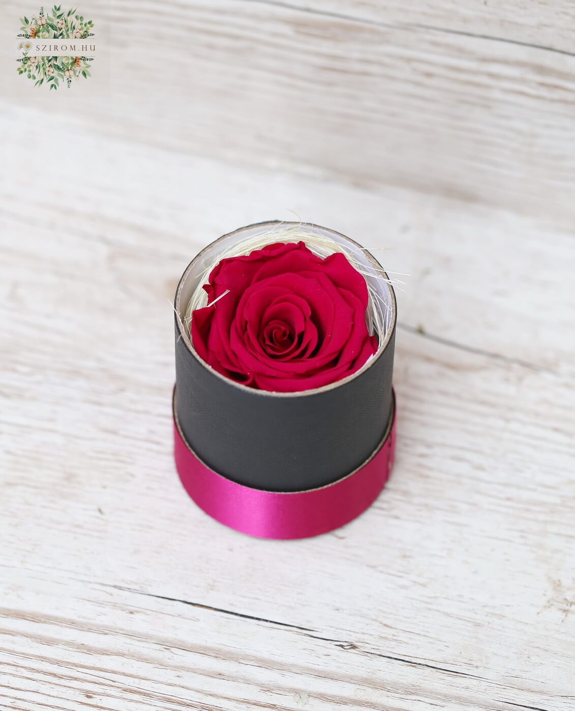 flower delivery Budapest - Forever rose 1 stem in small box