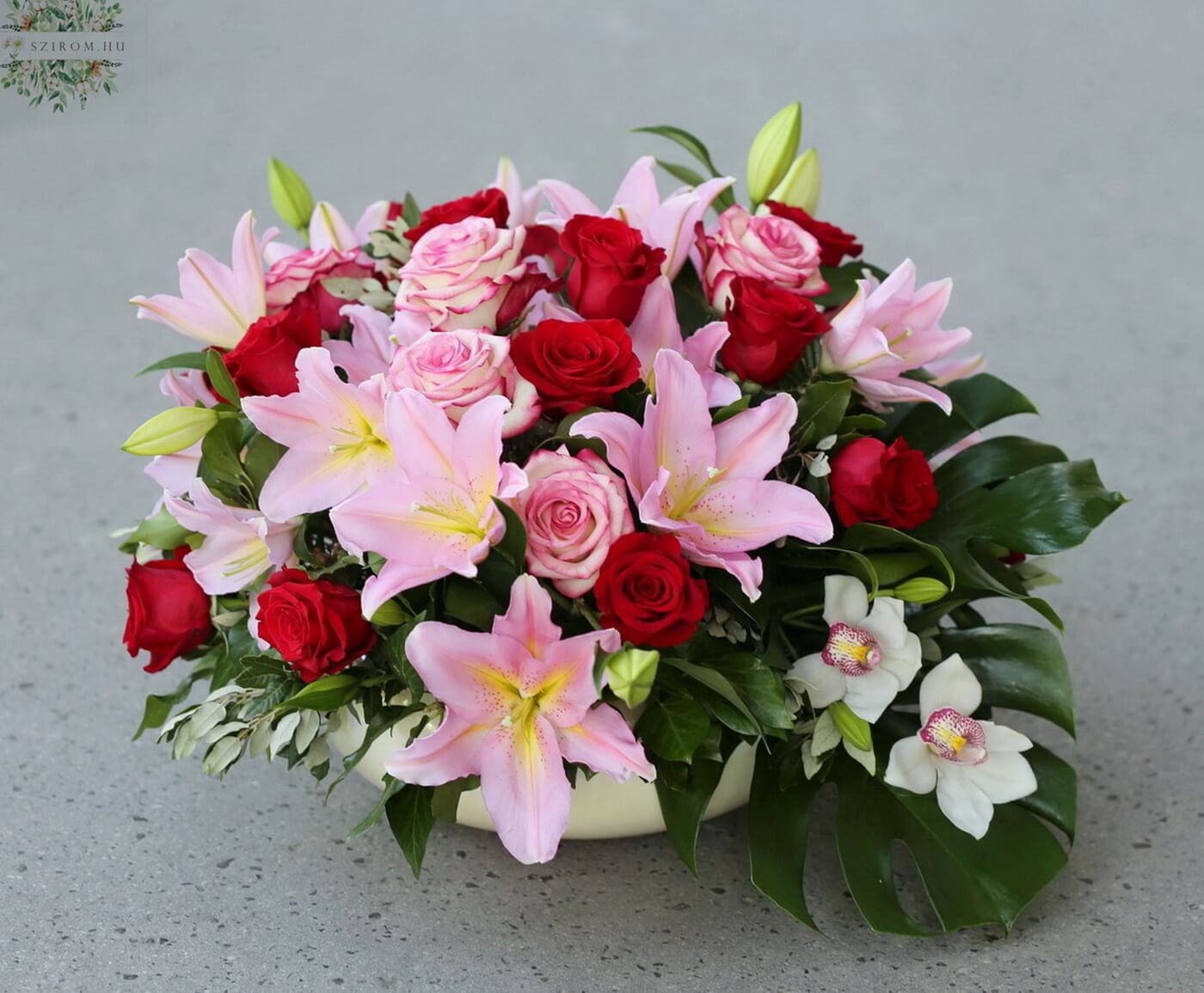flower delivery Budapest - Large flower bowl with lilies, roses, orchids (31 strands)
