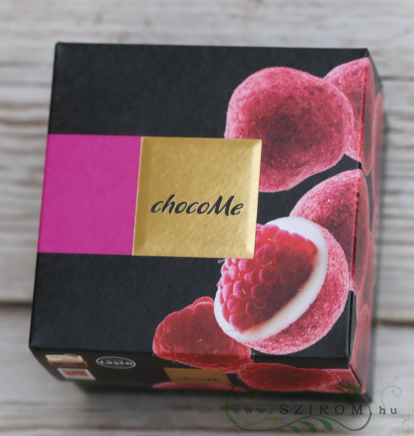 flower delivery Budapest - chocoMe Raffinée freeze-dried raspberries coated with white chocolate (120g)