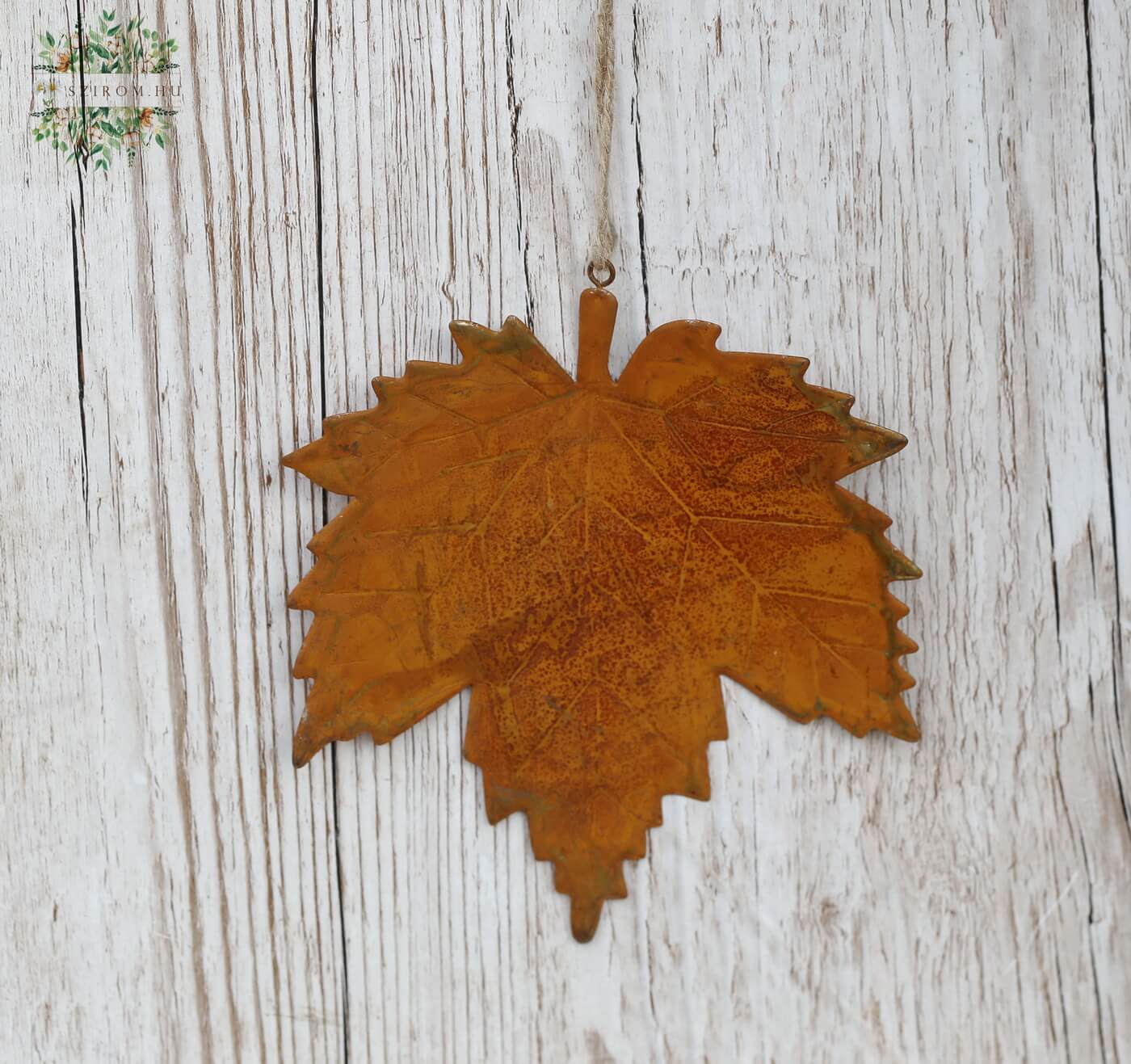 flower delivery Budapest - Rusty metal wood leaf