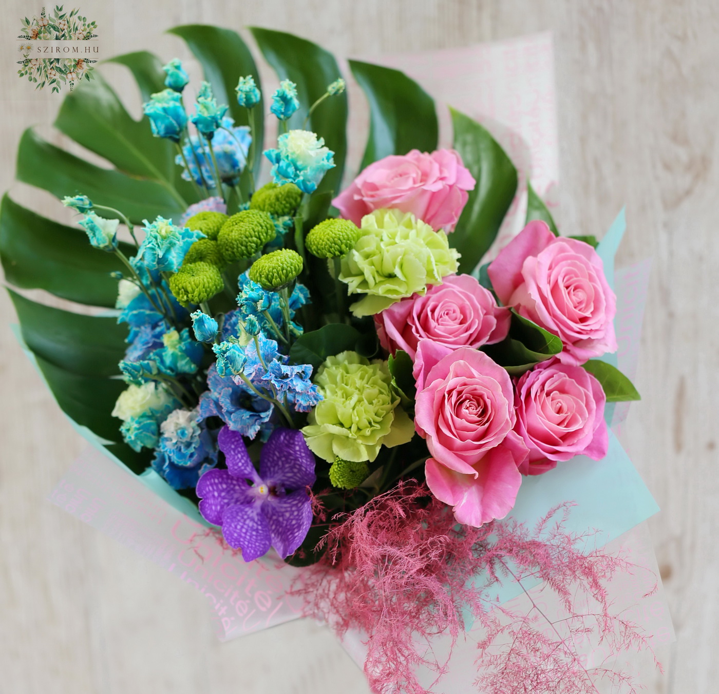 flower delivery Budapest - Trendy bouquet with bright colors (11 stems)