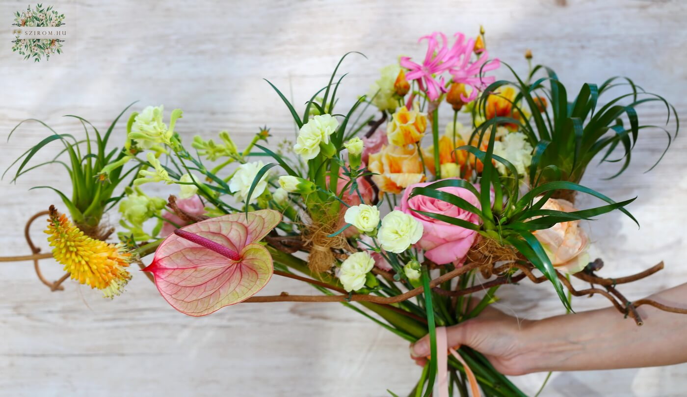 flower delivery Budapest - Bouquet with plant cocodamas between the flowers (12 stems plus plants)