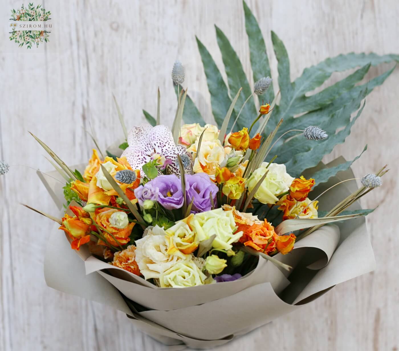 Blumenlieferung nach Budapest - Pastell orange - lila Strauß mit Lisianthus, Vanda-Orchidee (9 buschige Stiele)