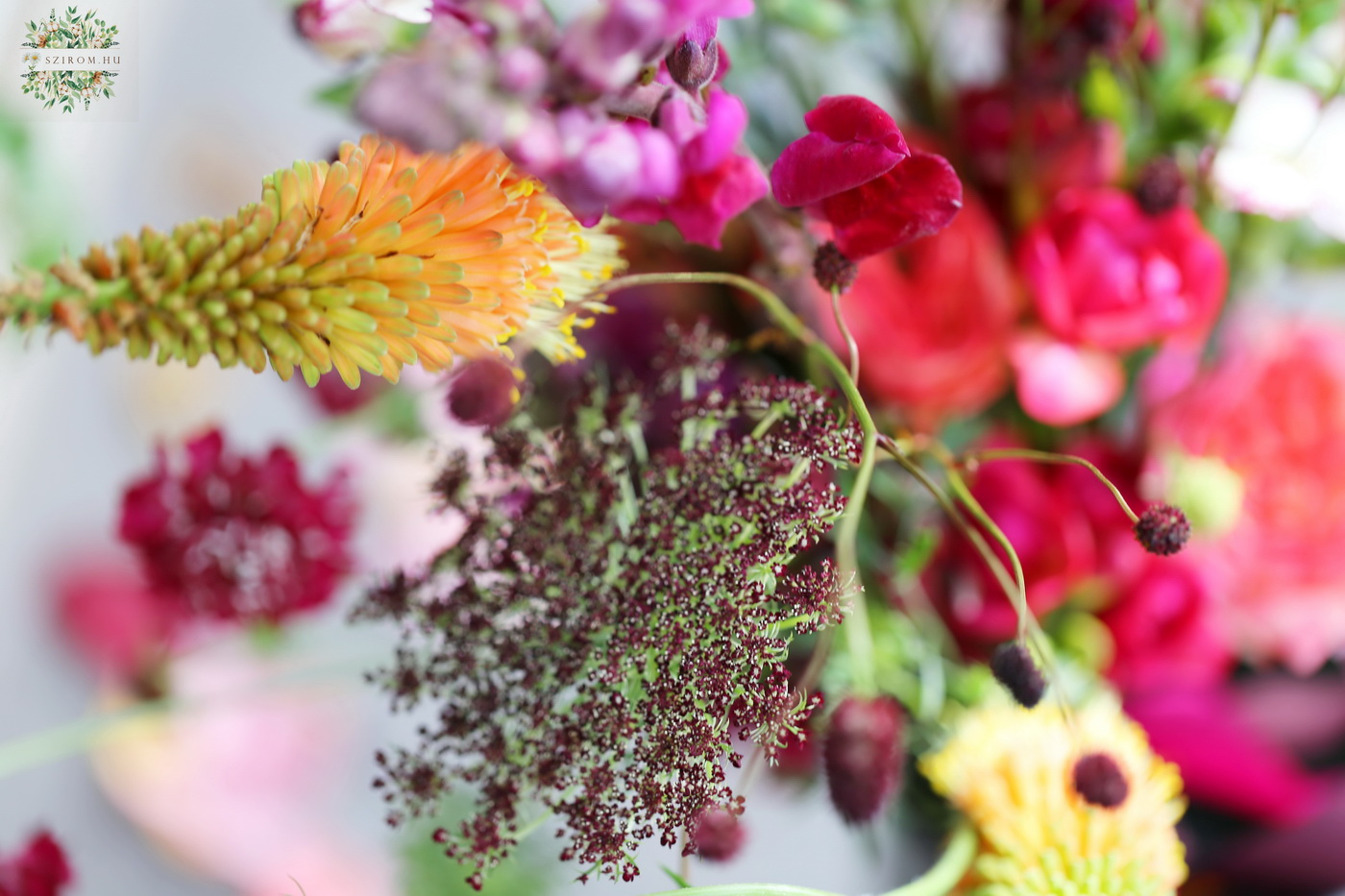 Blumenlieferung nach Budapest - Brautstrauß aus Wiesenblumen