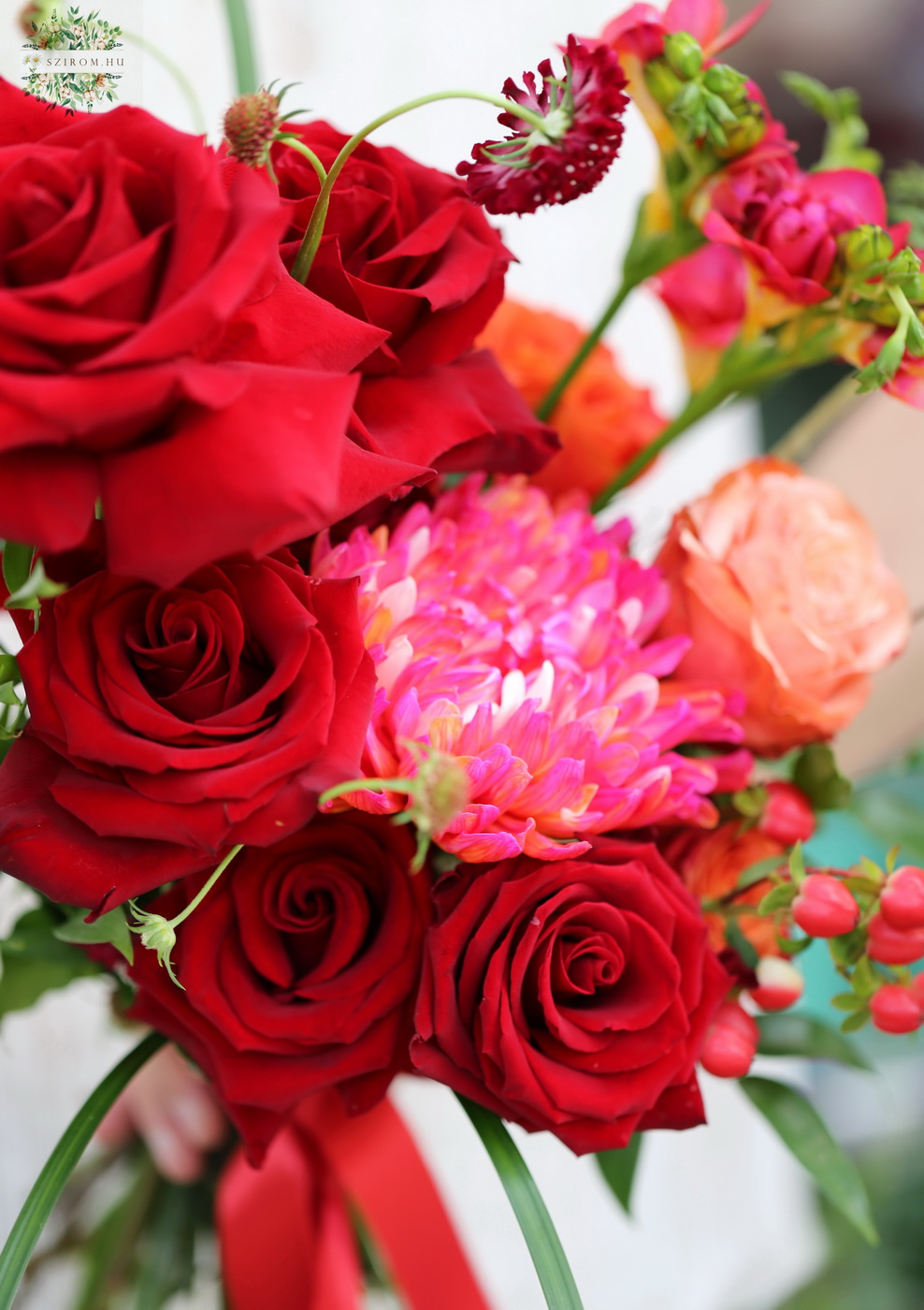 flower delivery Budapest - Airy red rose bridal bouquet with red roses 