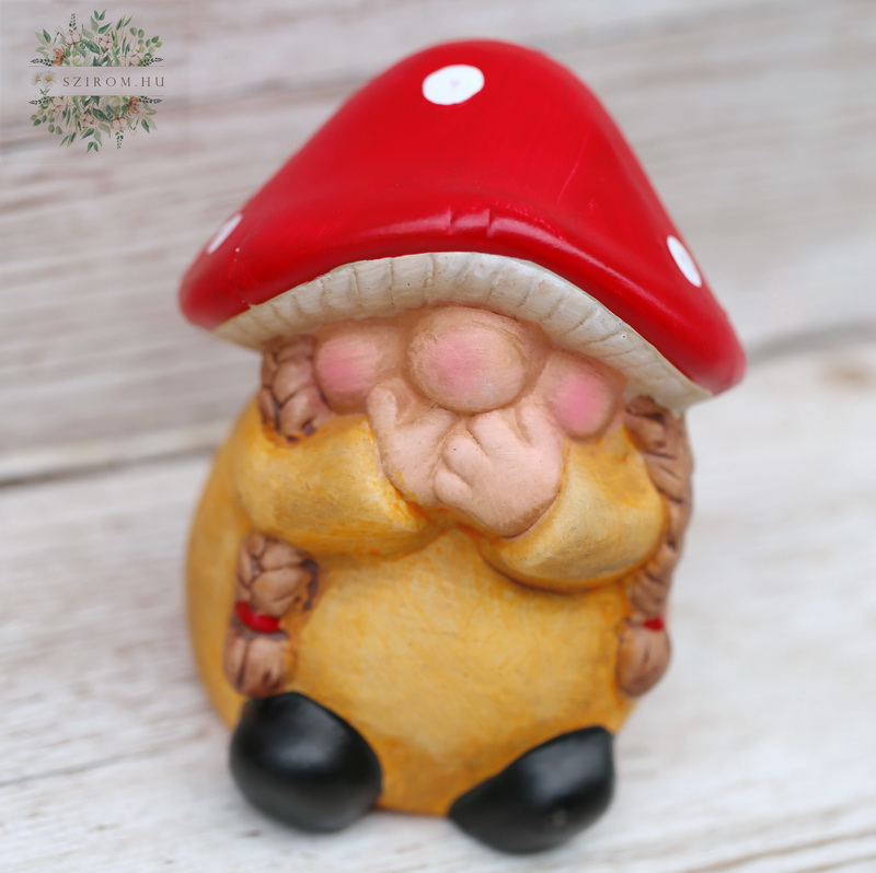 flower delivery Budapest - ceramic laughing gnome mom (13cm)