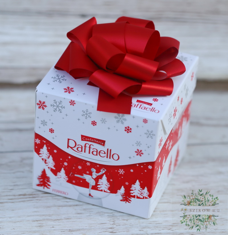 flower delivery Budapest - small Raffaello surprise (70g)