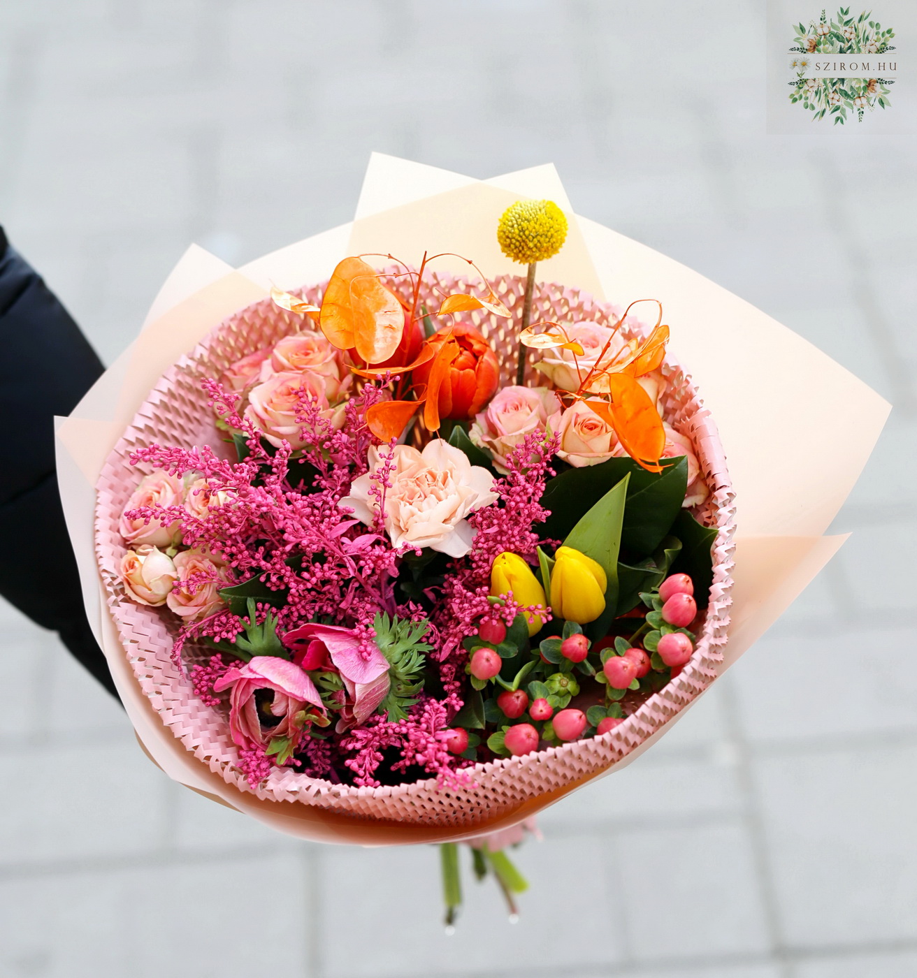 flower delivery Budapest - Pink - orange spring bouquet  (12 stems)