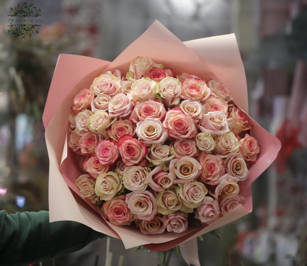 flower delivery Budapest - 50 stems pink rose varieties bouquet