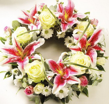 flower delivery Budapest - wreath with pink lilies and roses (47cm)