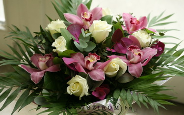 flower delivery Budapest - pink orchids with white roses (15 stems)
