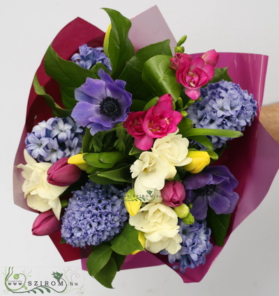 flower delivery Budapest - spring mix (20 stems)