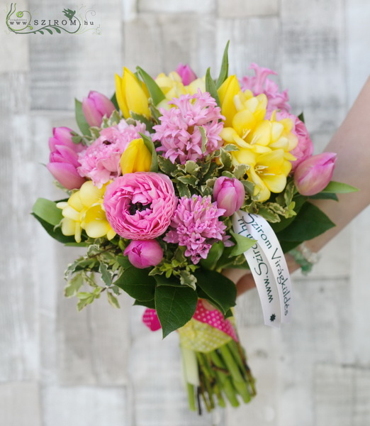 flower delivery Budapest - spring bouquet (20 stems)