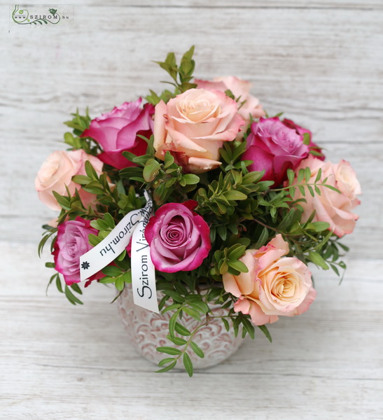 flower delivery Budapest - roses in ceramic pot (11 stems)