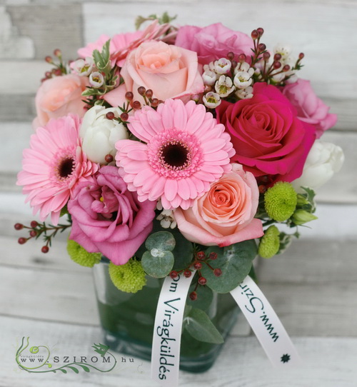 flower delivery Budapest - pink cube (19 stems)