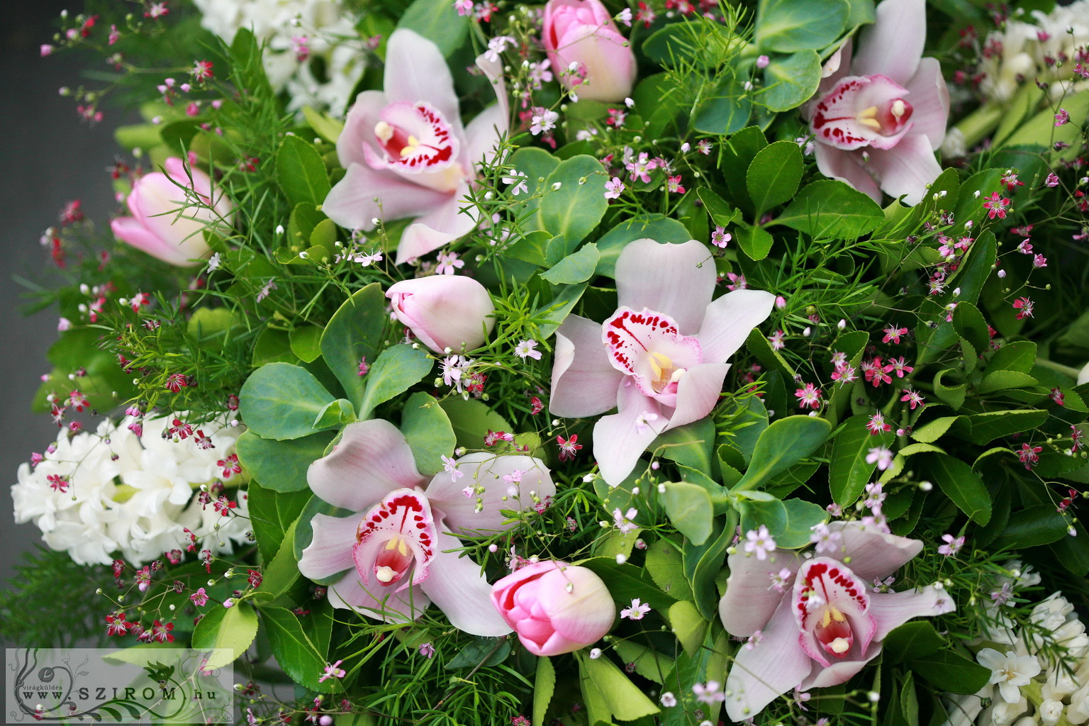 Főasztaldísz (tulipán, rezgő, jácint, orchidea, rózsaszín), esküvő
