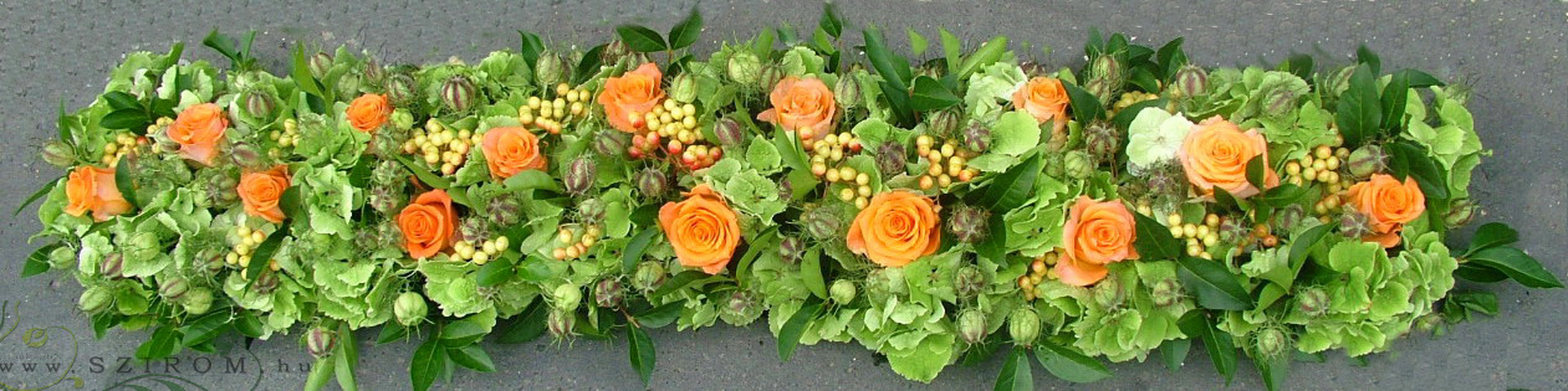 Főasztaldísz (rózsa, hortenzia, narancs, zöld), esküvő