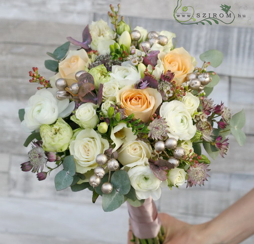 flower delivery Budapest - elegant pastel  round bouquet (rose, freesia, buttercup, astrantia, wax, 21 stems)