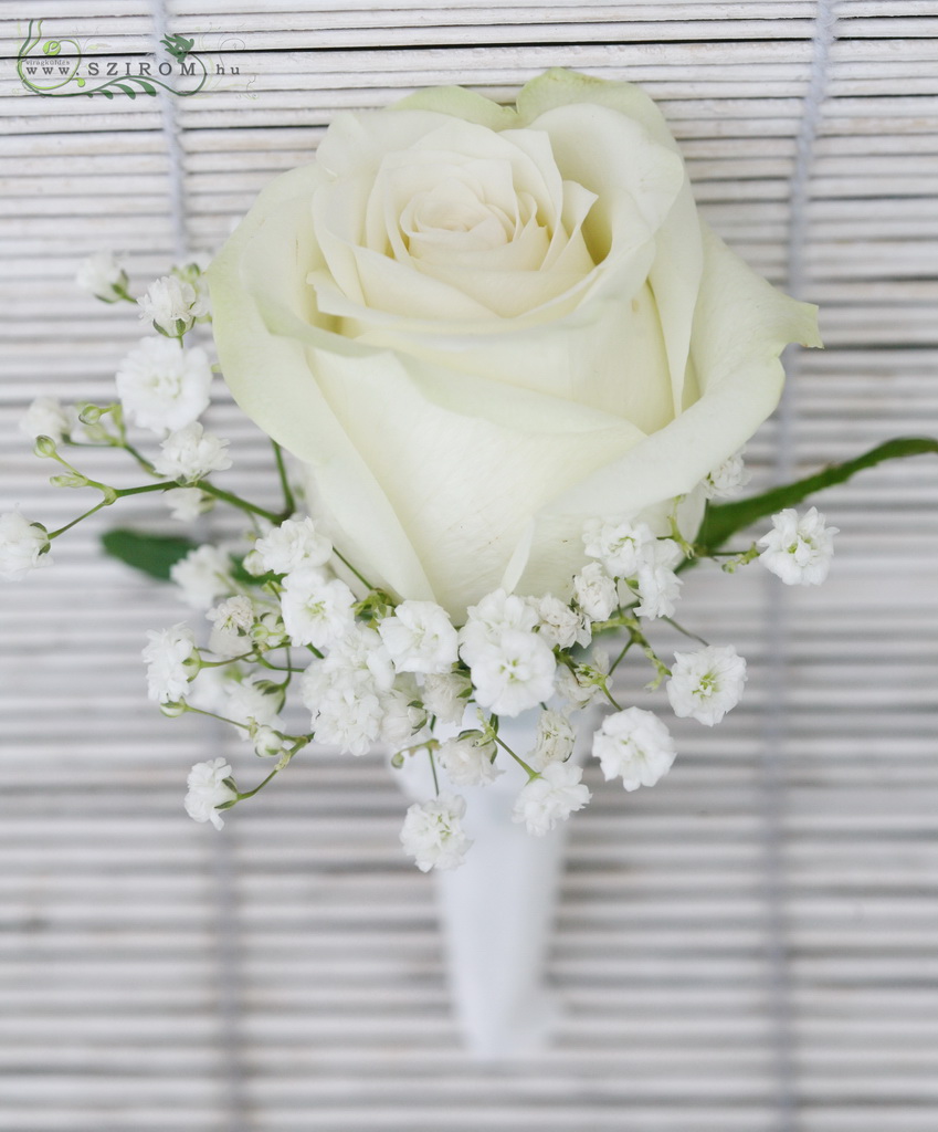 Vőlegény kitűző rózsából rezgővel (fehér)