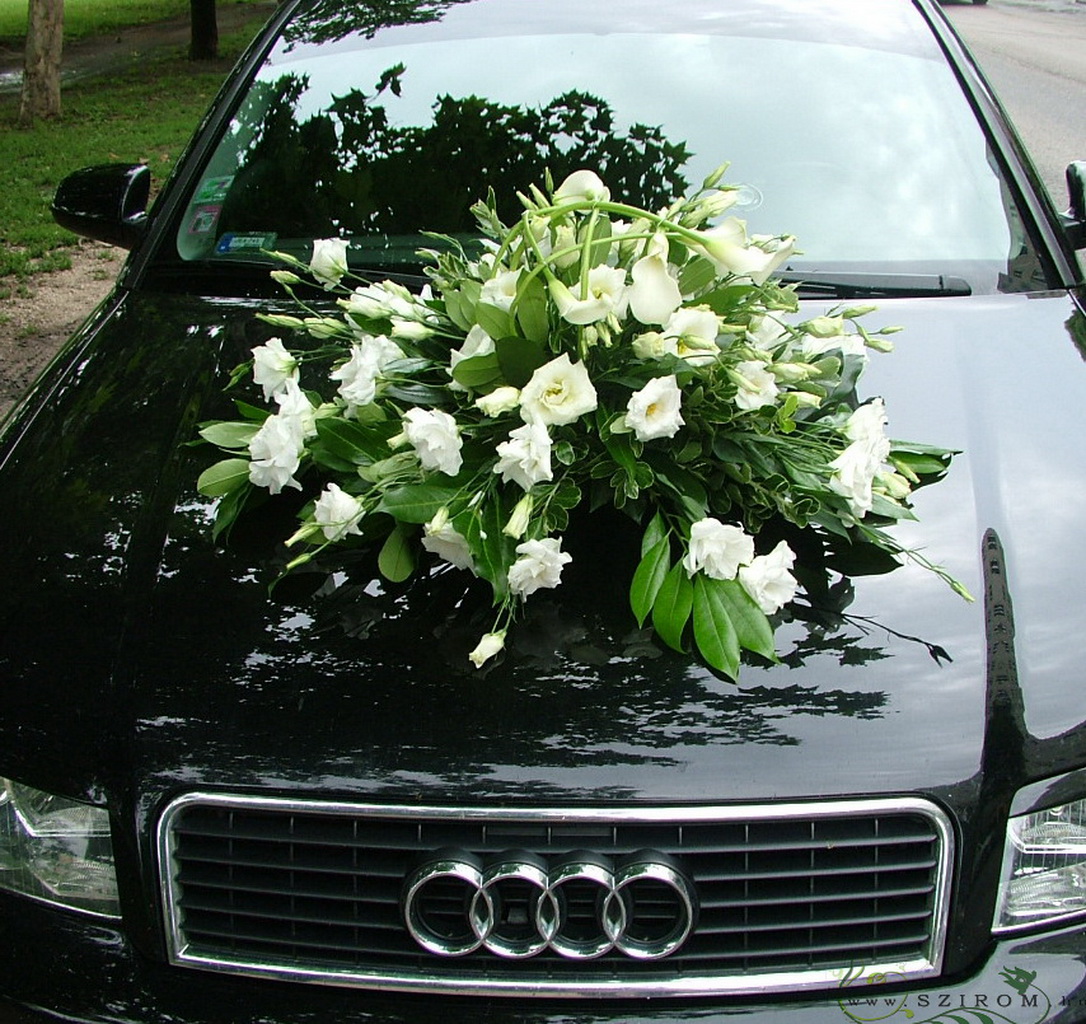 flower delivery Budapest - round car flower arrangement with lisianthus (white)